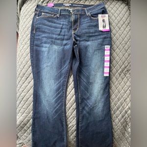 Levi’s Denizen modern bootcut with stretch - Size 14/15S